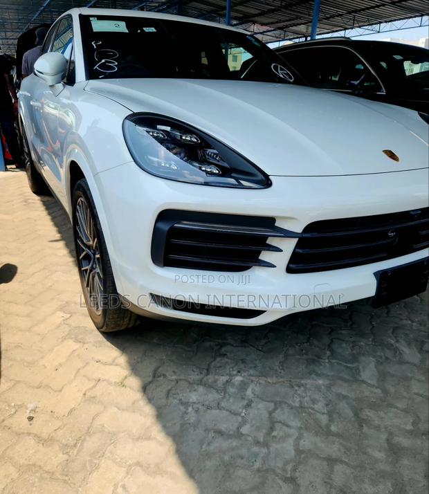 Porsche Cayenne 2023 White
