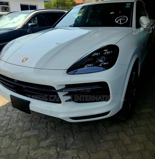 Porsche Cayenne 2023 White