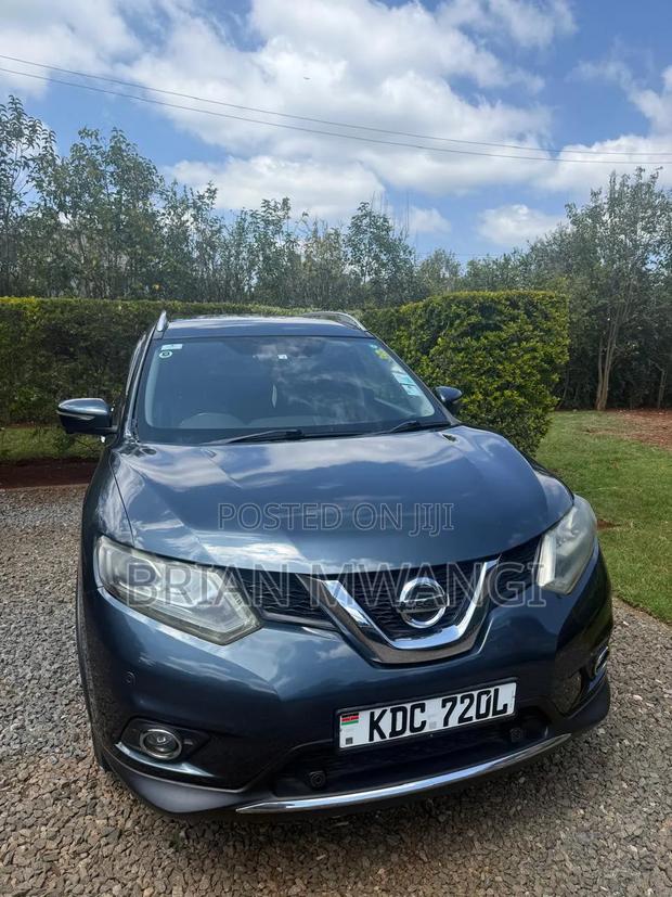 Nissan X-Trail 2015 Gray