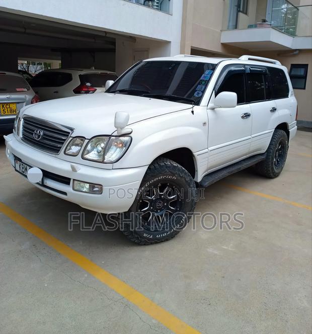 Toyota Land Cruiser Cygnus 4.7 2006 White