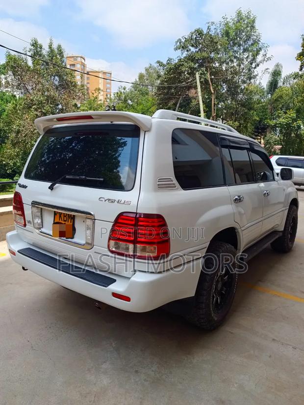 Toyota Land Cruiser Cygnus 4.7 2006 White
