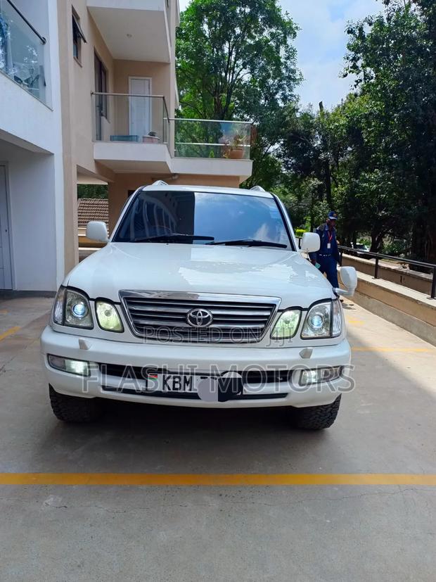 Toyota Land Cruiser Cygnus 4.7 2006 White
