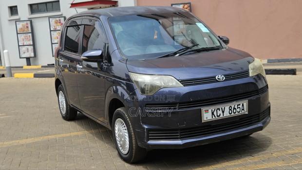 Toyota Spade 2013 Blue