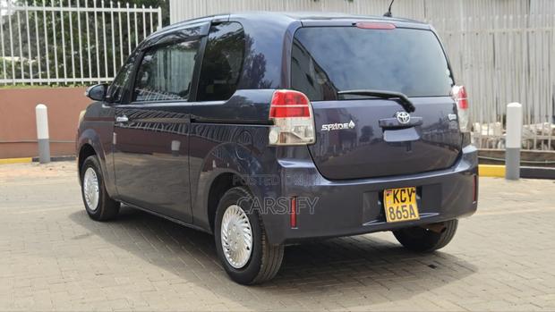 Toyota Spade 2013 Blue