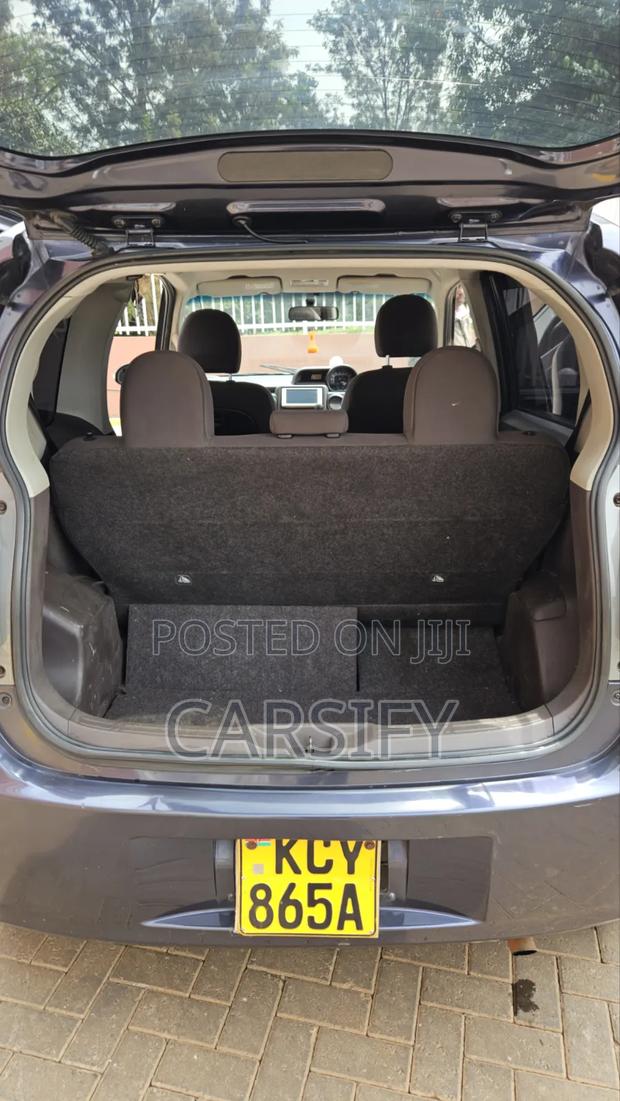 Toyota Spade 2013 Blue