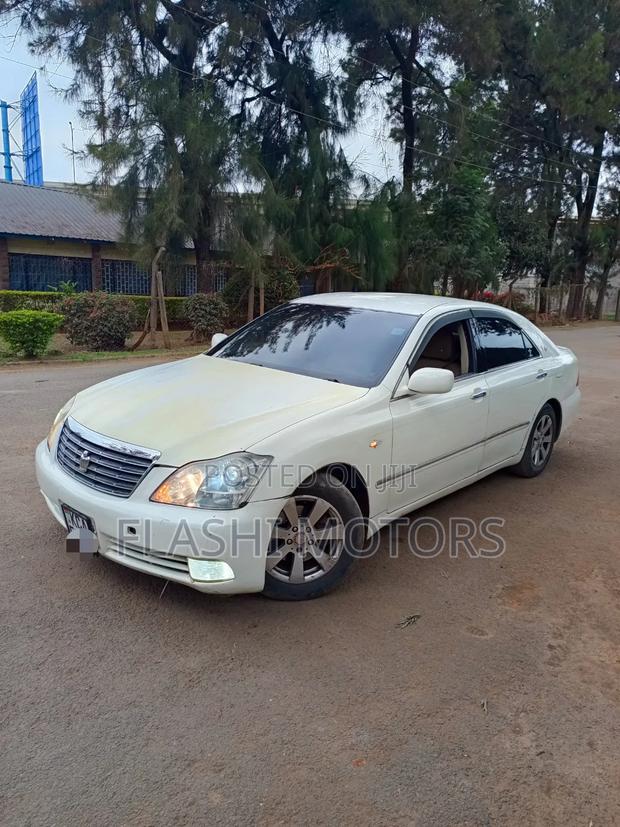 Toyota Crown 2007 White