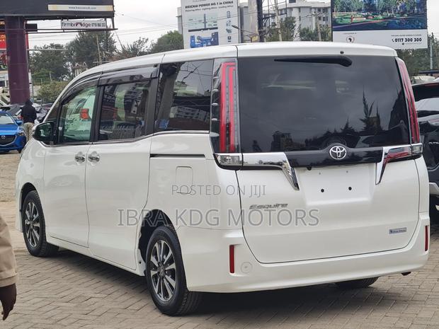 Toyota Esquire 2019 White