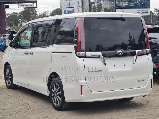 Toyota Esquire 2019 White
