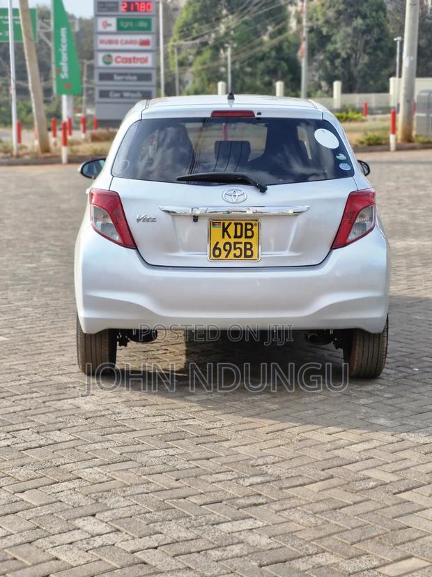 Toyota Vitz 2013 Silver