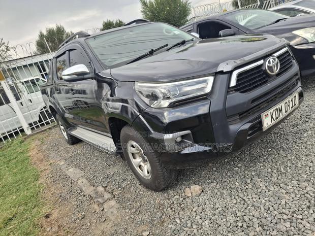 Toyota Hilux 2013 Black