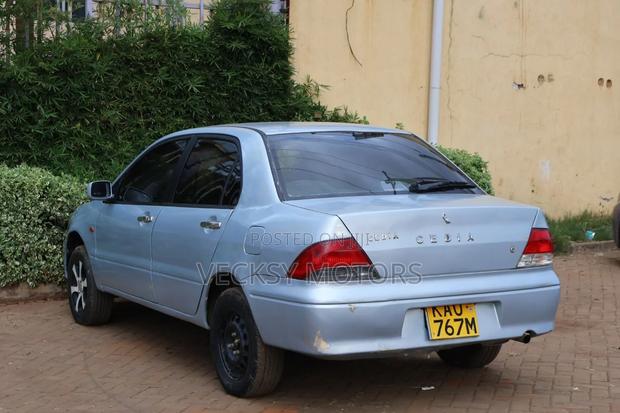 Mitsubishi Lancer Cedia 1999 Blue