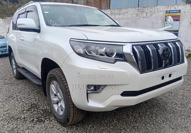 Toyota Land Cruiser Prado 2019 White