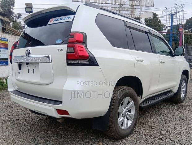 Toyota Land Cruiser Prado 2019 White