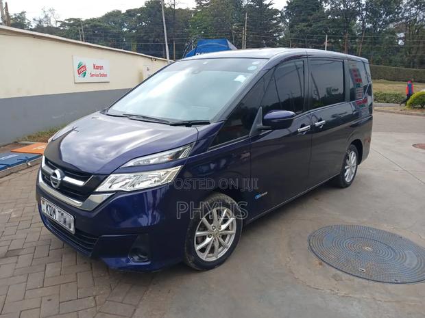 Nissan Serena 2017 Blue