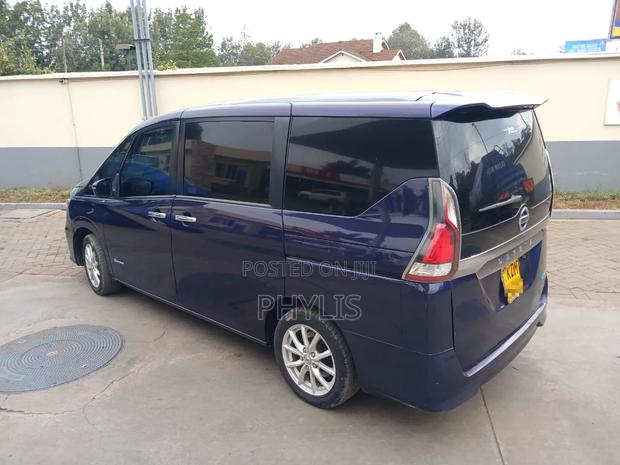 Nissan Serena 2017 Blue