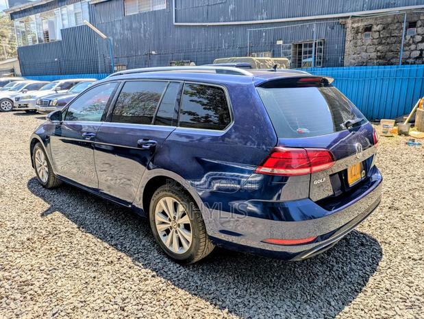 Volkswagen Golf 2017 Blue