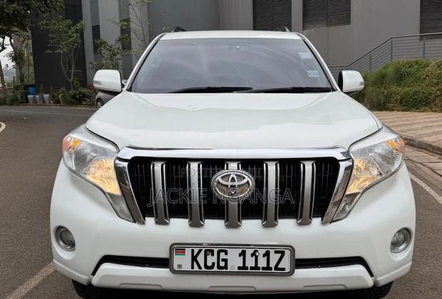 Toyota Land Cruiser Prado 2010 White