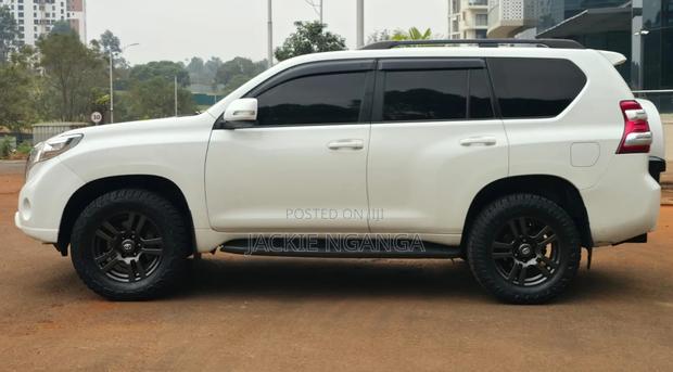 Toyota Land Cruiser Prado 2010 White