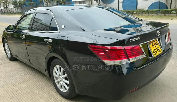 Toyota Crown 2013