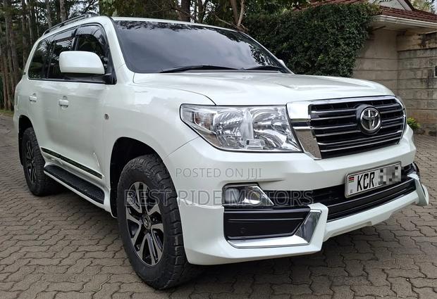 Toyota Land Cruiser 4.6 V8 ZX 2011 White