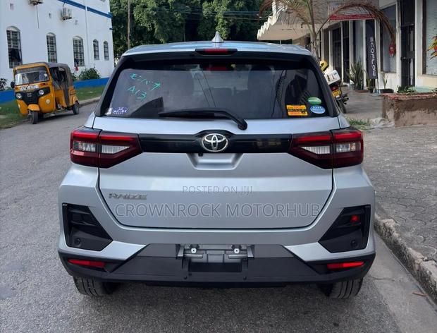 Toyota Raize 2020 Silver