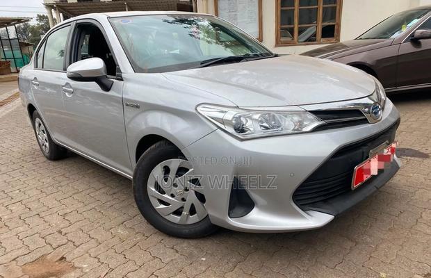 Toyota Axio 2019 Silver