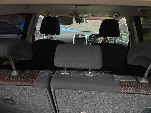 Toyota Auris 2011 Gray