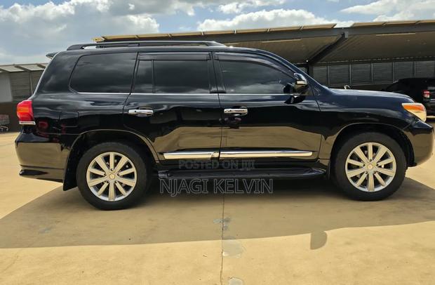 Toyota Land Cruiser 4.6 V8 ZX 2012 Black