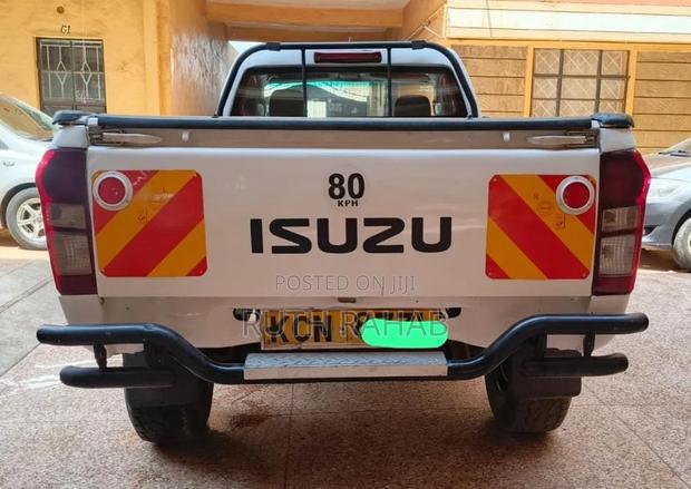 Isuzu D-MAX 2017 White