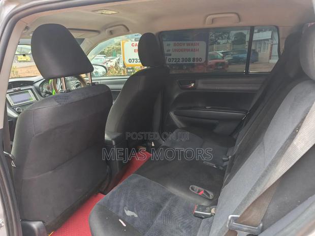 Toyota Corolla Fielder 2011 Silver