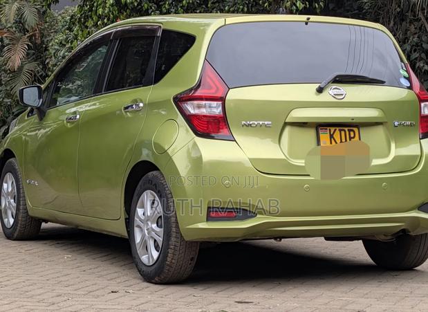 Nissan Note 2017 Green