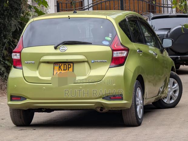 Nissan Note 2017 Green