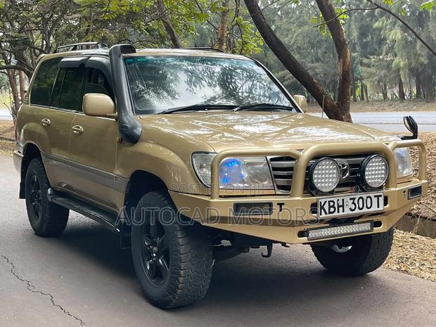 Toyota Land Cruiser 2003 Gold