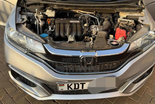 Honda Fit 2018 Silver
