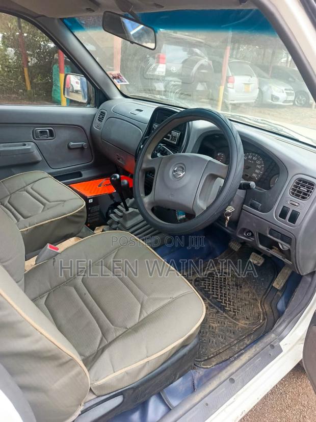 Nissan Hardbody 2015 White