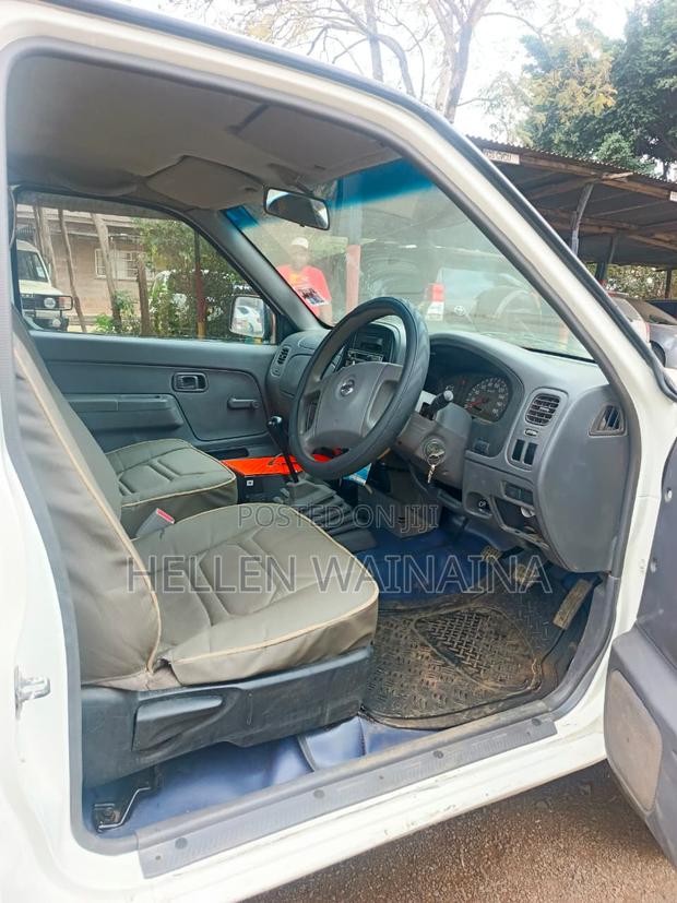 Nissan Hardbody 2015 White