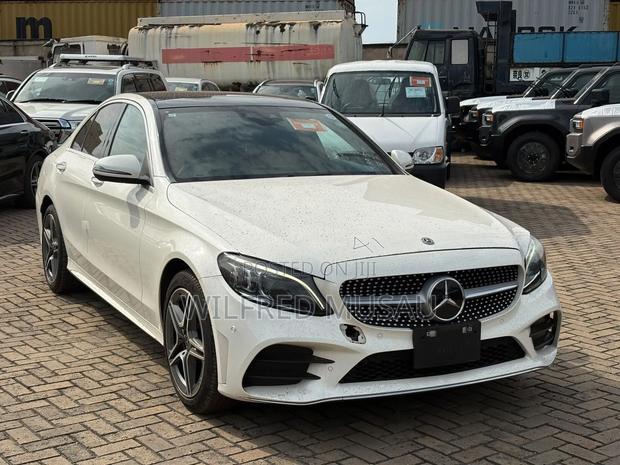 Mercedes-Benz C200 2019 White