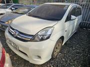 Toyota ISIS 2017 White for sale