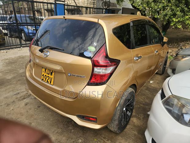 Nissan Note 2018 Gold