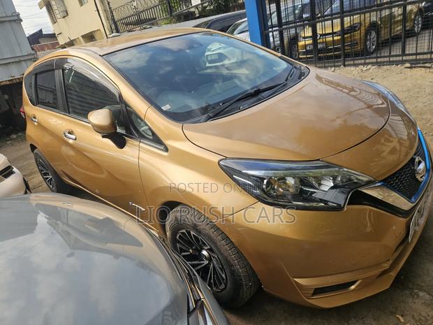 Nissan Note 2018 Gold