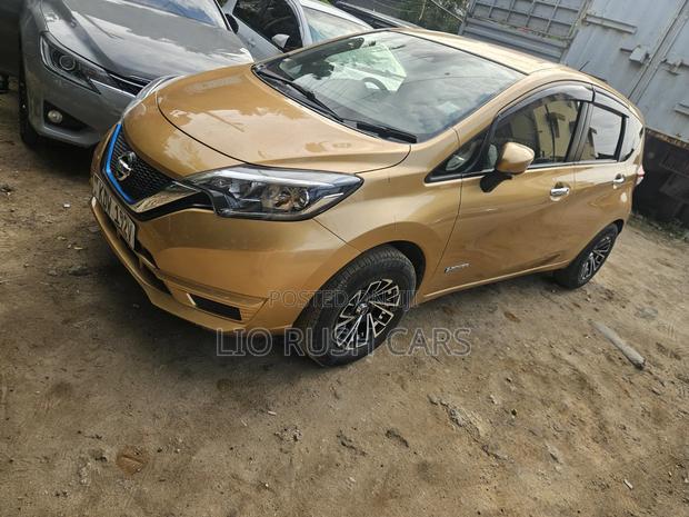 Nissan Note 2018 Gold