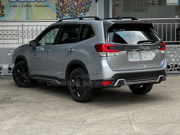 Subaru Forester 2021 Silver