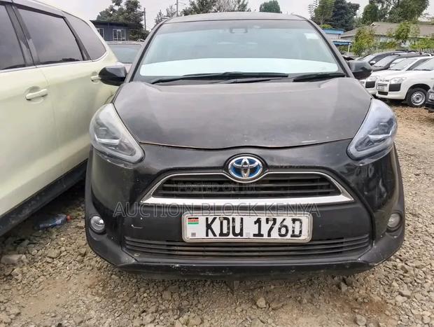 Toyota Sienta 2018 Black