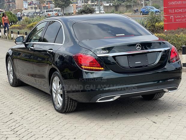 Mercedes-Benz C200 2019 Green