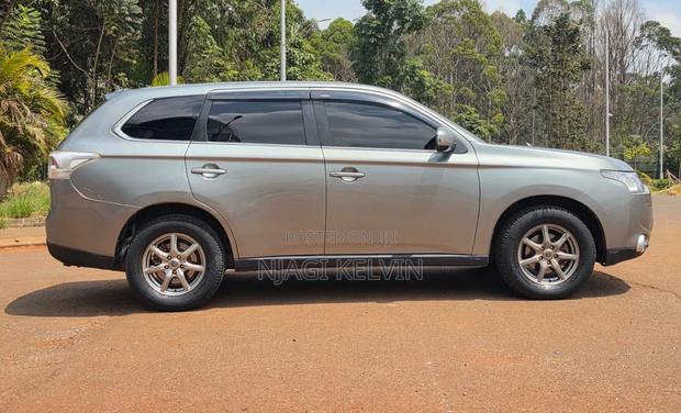 Mitsubishi Outlander 2012 Gray