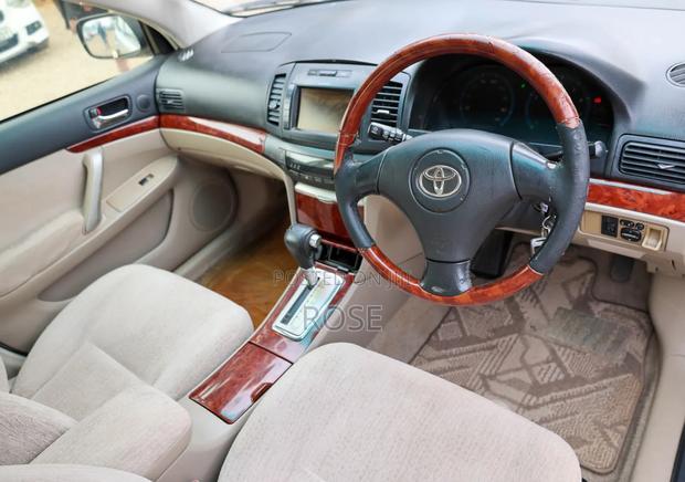 Toyota Premio 2004 Silver