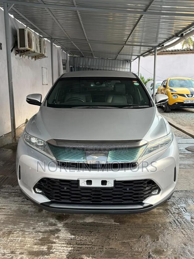Toyota Harrier 2019 Silver