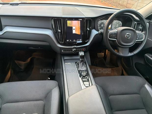 Volvo XC60 2019 White