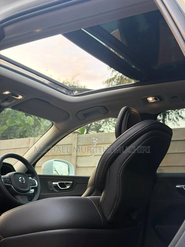 Volvo XC60 2019 White