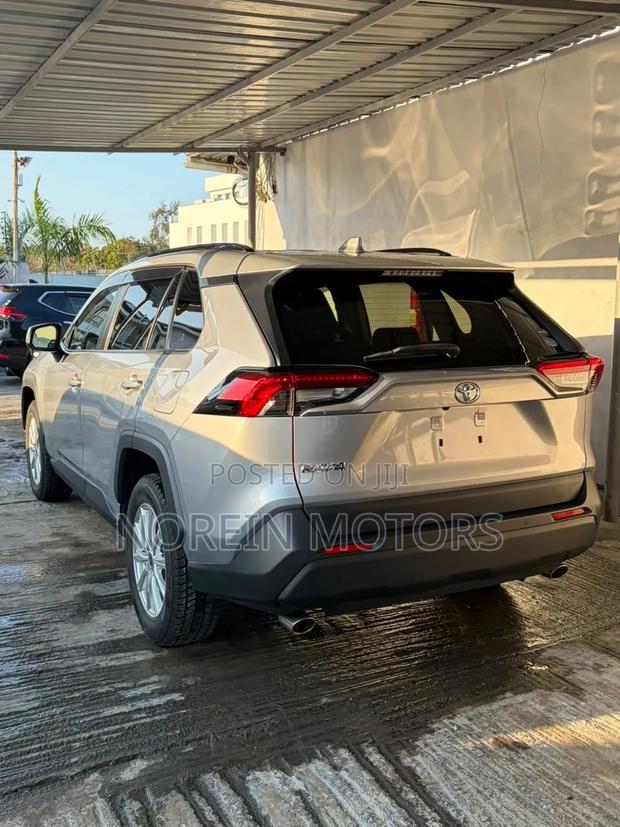 Toyota RAV4 2020 Silver
